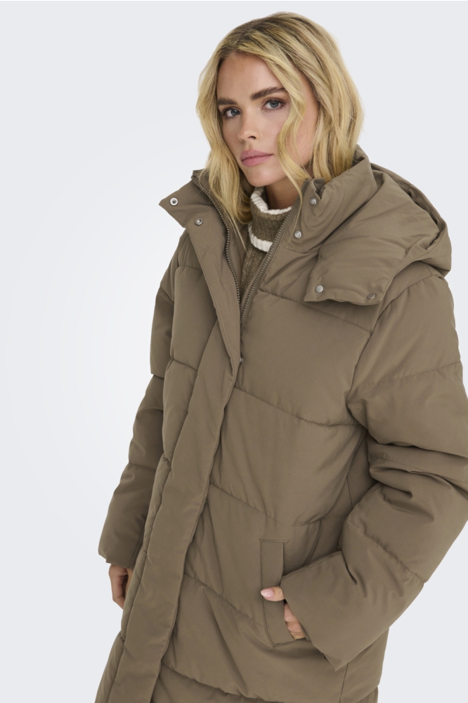 Jacqueline de Yong bruine dames jas | Model