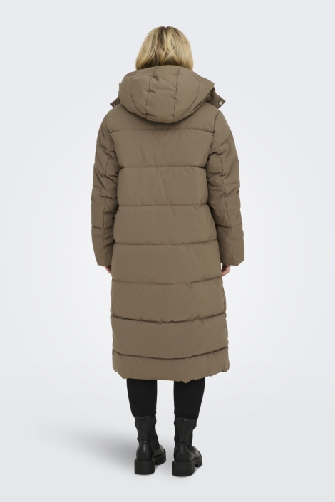 Jacqueline de Yong bruine dames jas | Model achteraanzicht