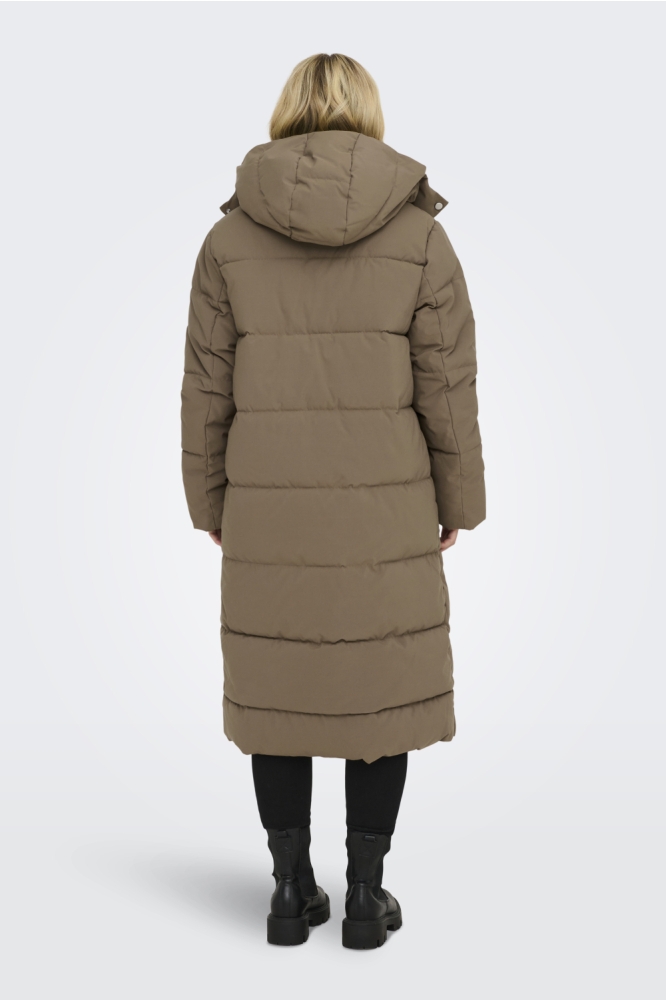 Jacqueline de Yong bruine dames jas | Model achteraanzicht