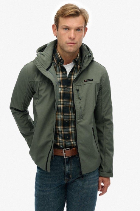 Superdry groene heren jas | Model vooraanzicht