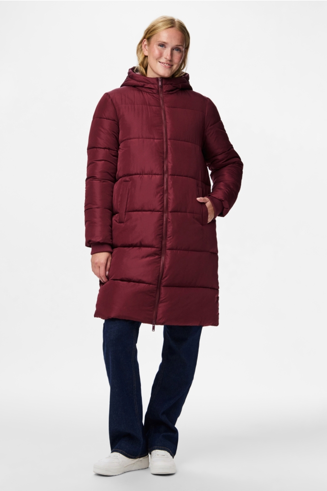 Pieces bordeaux dames jas | Model vooraanzicht