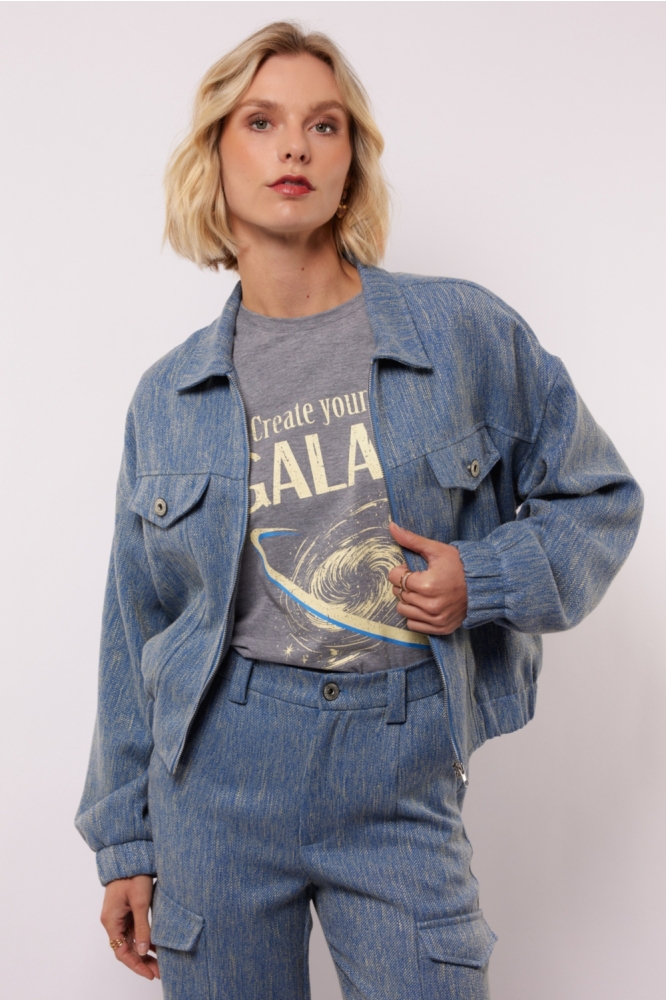 Fluresk blauwe dames jas | Model vooraanzicht