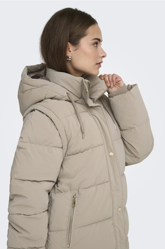 Only zand dames jas | Model zijaanzicht