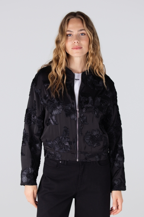 Juffrouw Jansen zwarte dames jas | Model vooraanzicht