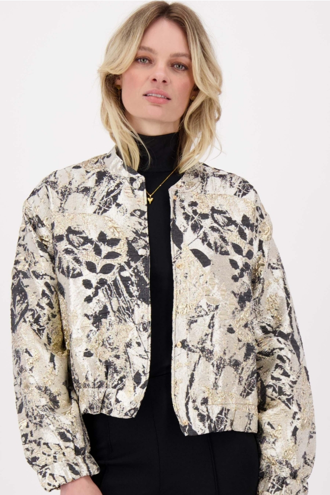 Zusss beige dames jas | Model vooraanzicht