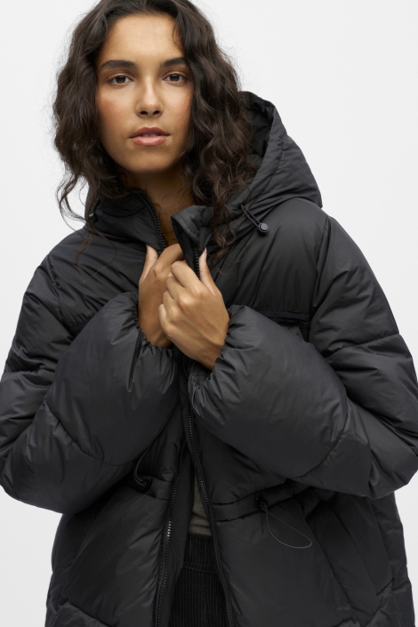 Object zwarte dames jas | Model