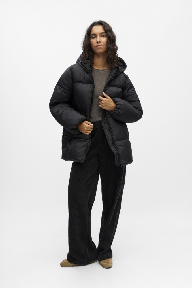 Object zwarte dames jas | Model vooraanzicht