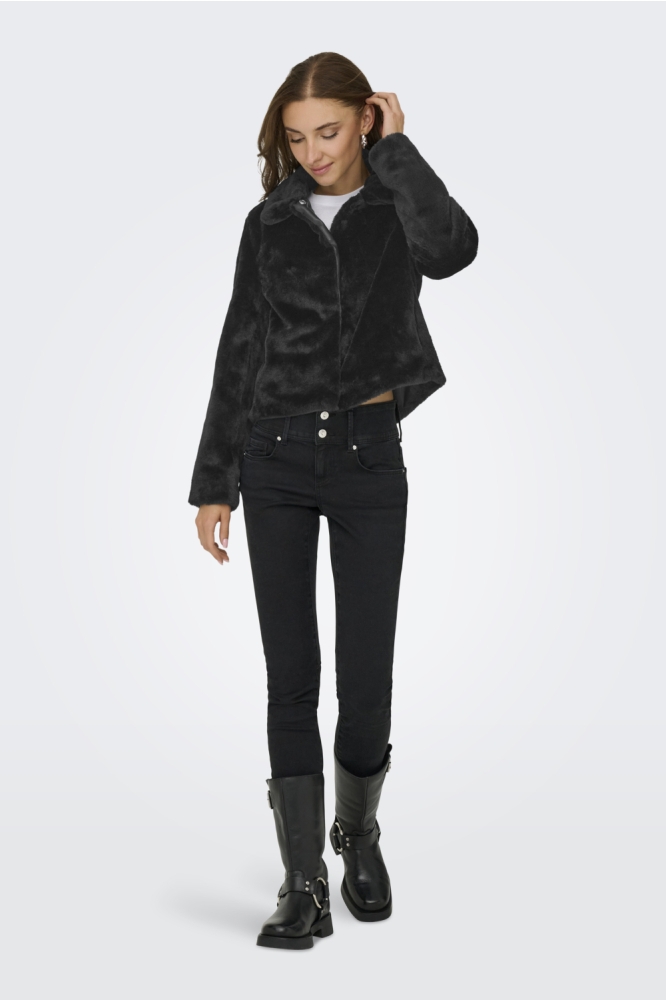 Jacqueline de Yong zwarte dames jas | Model