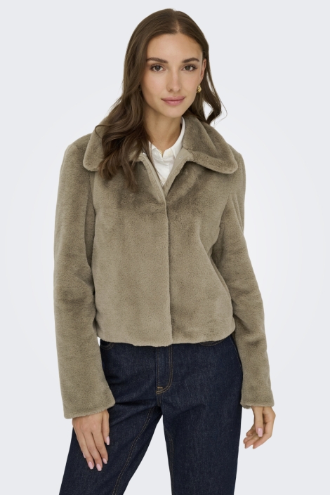 Jacqueline de Yong bruine dames jas | Model vooraanzicht