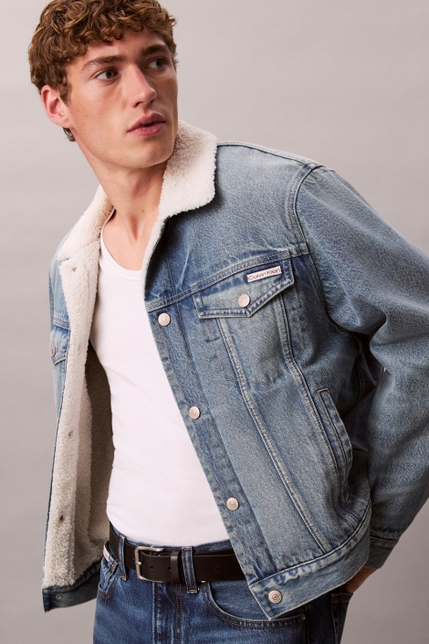 Calvin Klein blauwe heren jas | Model zijaanzicht