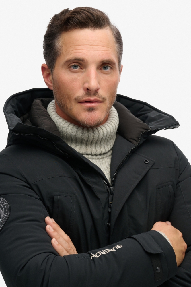 Superdry zwarte heren jas | Close up