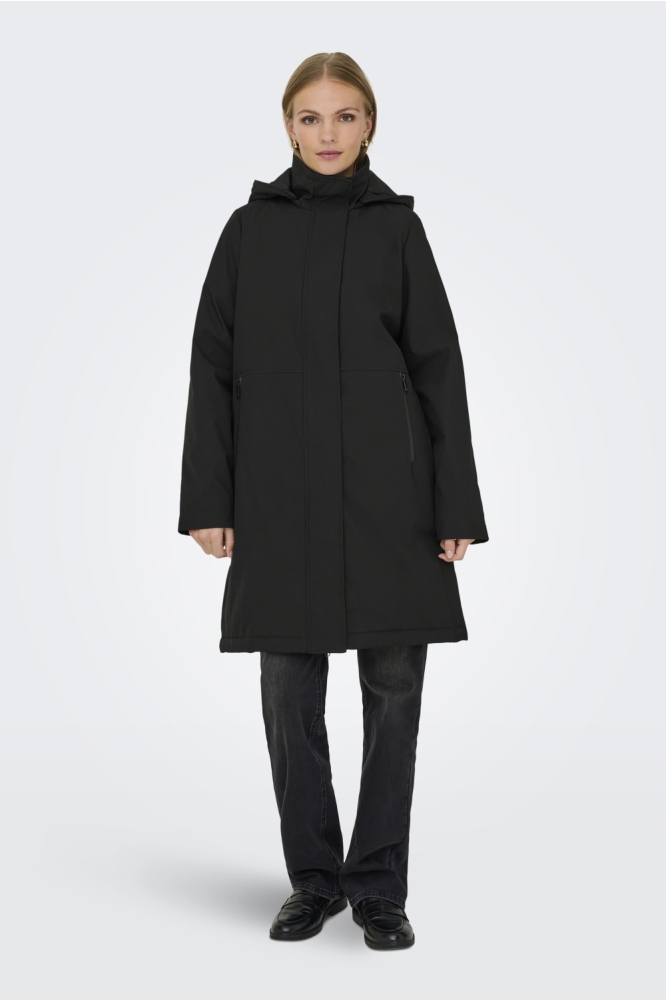 Only zwarte dames jas | Model vooraanzicht