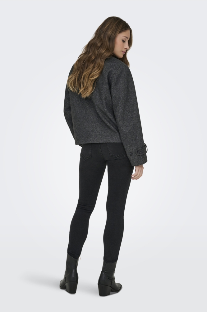 Only grijze dames jas | Model achteraanzicht