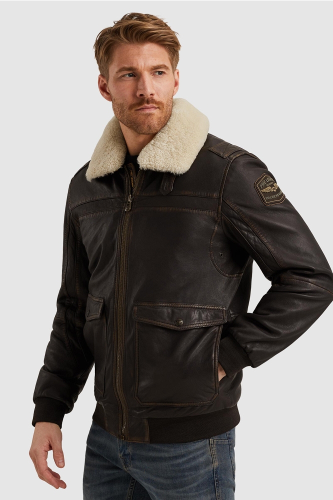 PME legend bruine heren leren jas | Model zijaanzicht