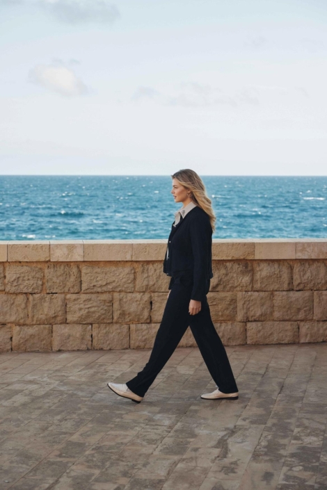 C&S The Label zwarte dames vest | Sfeerbeeld, In situatie