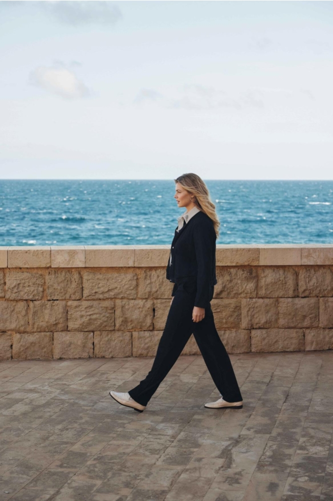 C&S The Label zwarte dames vest | Sfeerbeeld, In situatie