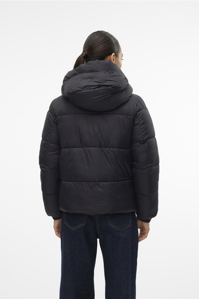 Vero Moda zwarte dames jas | Model achteraanzicht