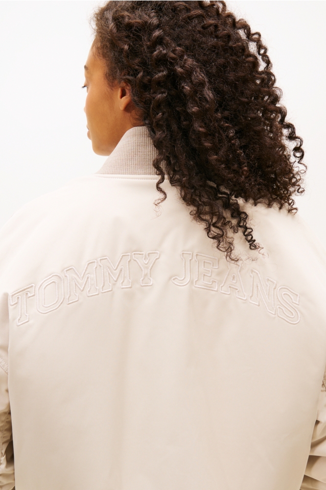 Tommy Jeans beige dames jas | Close up