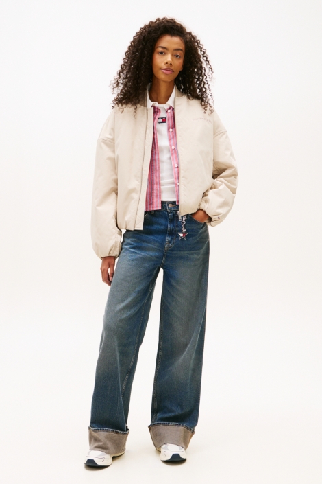 Tommy Jeans beige dames jas | Model