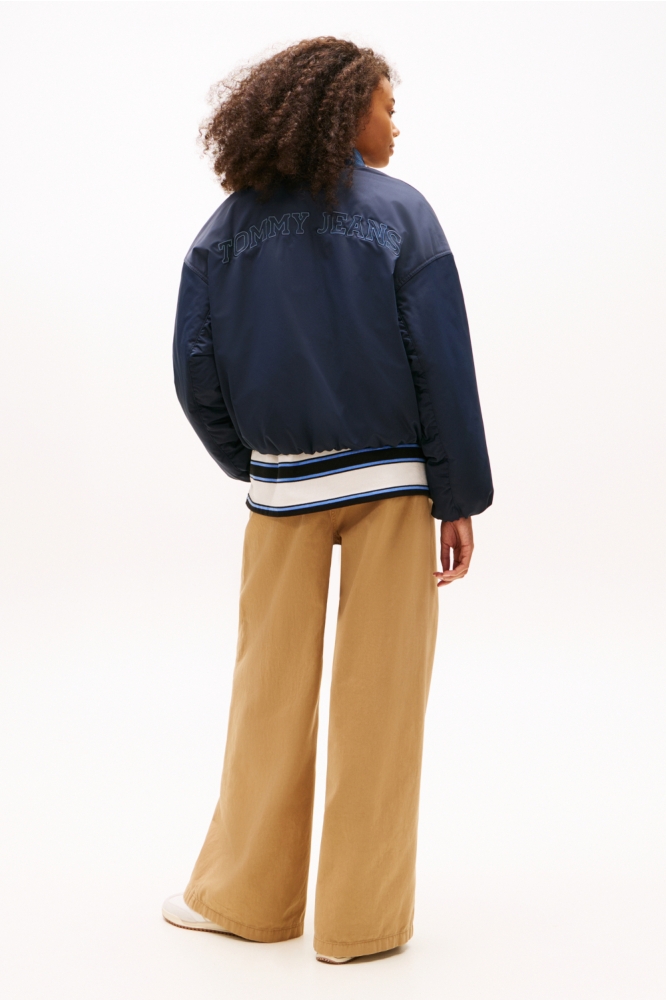 Tommy Jeans blauwe dames jas | Model