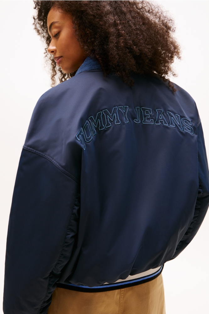 Tommy Jeans blauwe dames jas | Close up