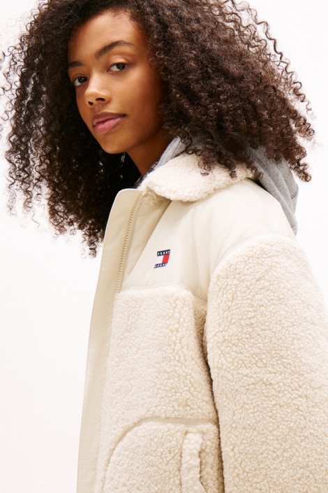 Tommy Jeans witte dames jas | Close up