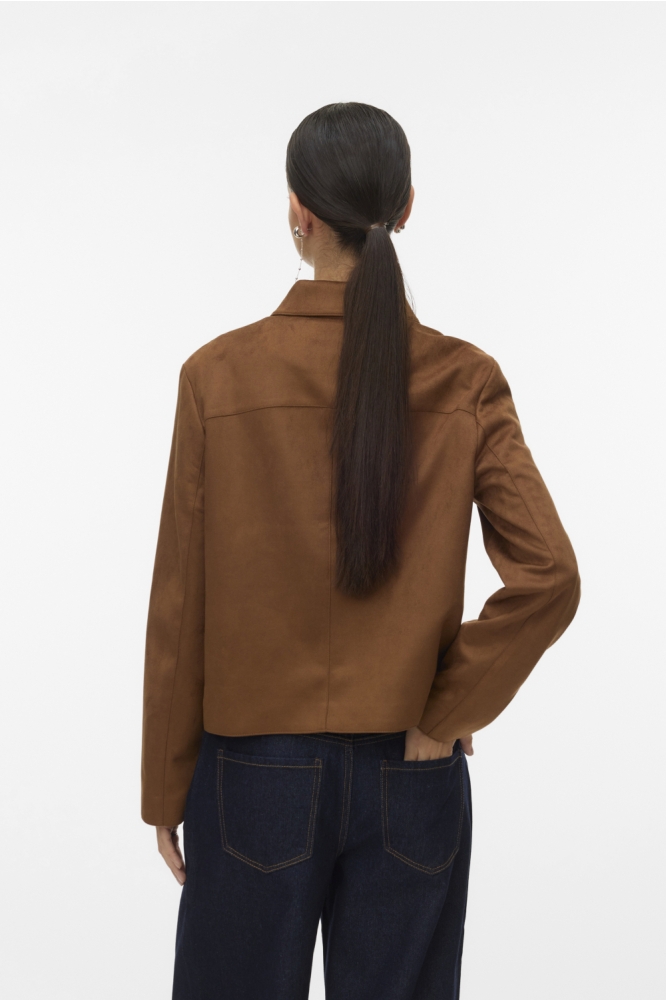 Vero Moda cognac dames jas | Model achteraanzicht