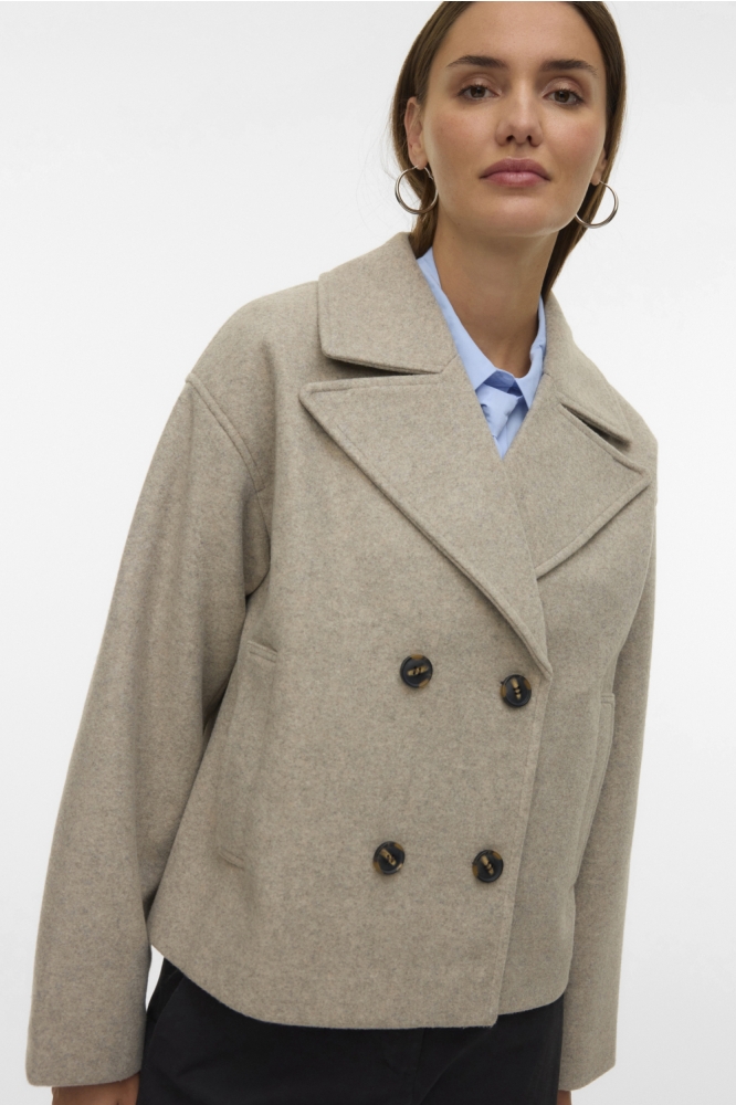 Vero Moda beige dames jas | Model vooraanzicht