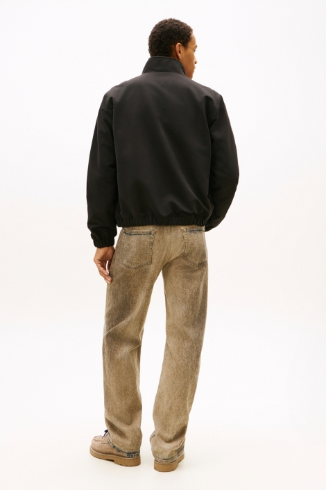 Tommy Jeans zwarte heren jas | Model