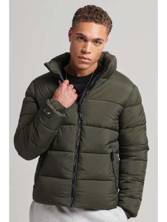Superdry Jas NON HOODED SPORTS PUFFER M5011575A 6BU FOOTBALL GRID KHAKI