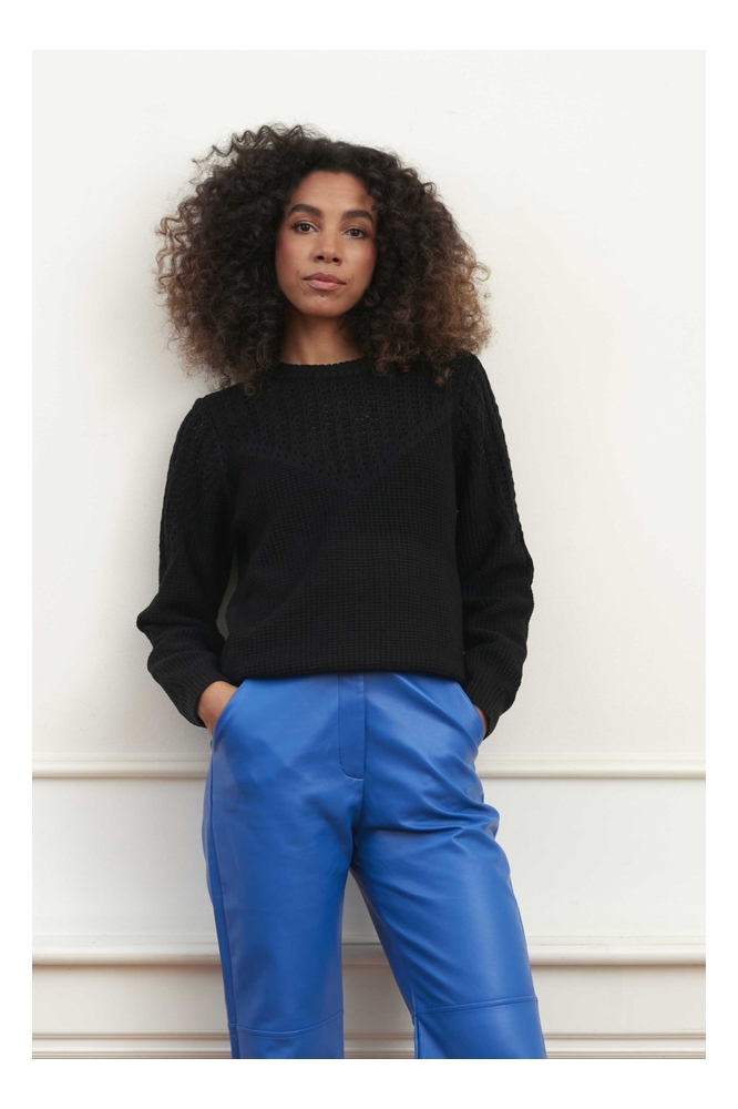 Lofty Manner zwarte dames trui | Model vooraanzicht