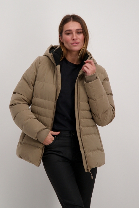 Cars beige dames jas | Model vooraanzicht