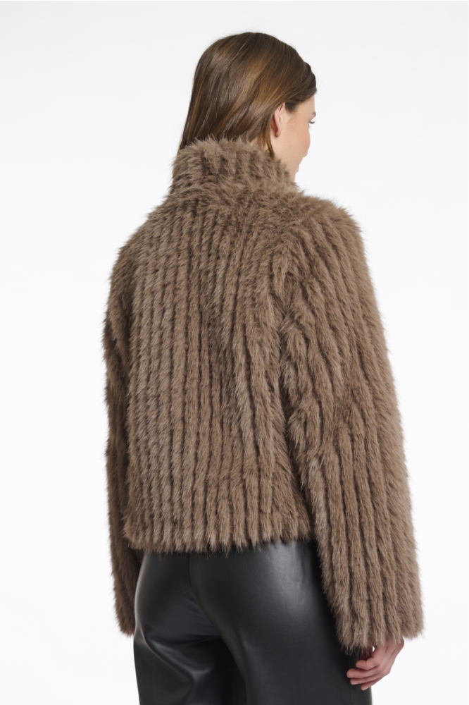 Rino & Pelle camel dames jas | Model achteraanzicht