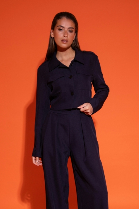 Studio Amaya blauwe dames jas | Model vooraanzicht
