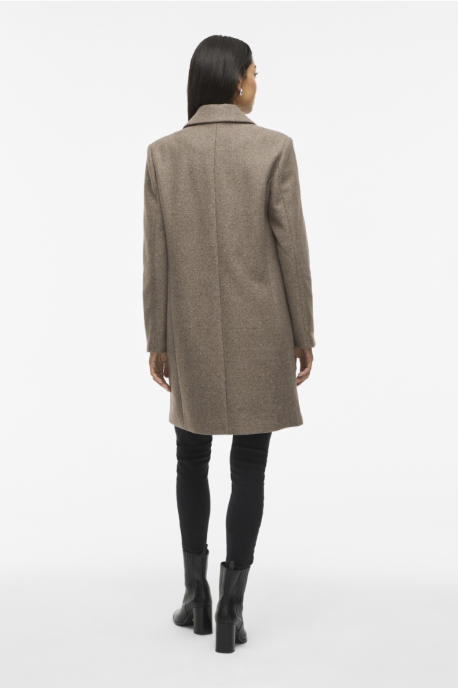 Vila taupe dames jas | Model achteraanzicht