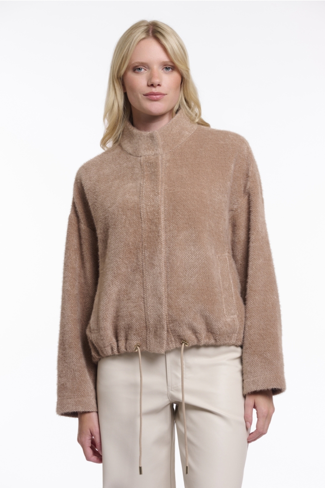 Rino & Pelle camel dames jas | Model vooraanzicht