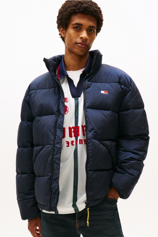 Tommy Jeans blauwe heren jas | Model vooraanzicht