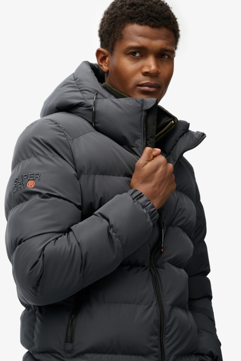 Superdry grijze heren jas | Close up