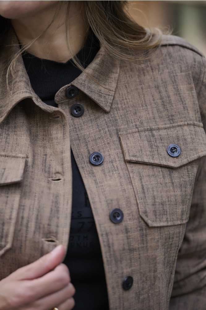 Zoso camel dames blazer | Close up