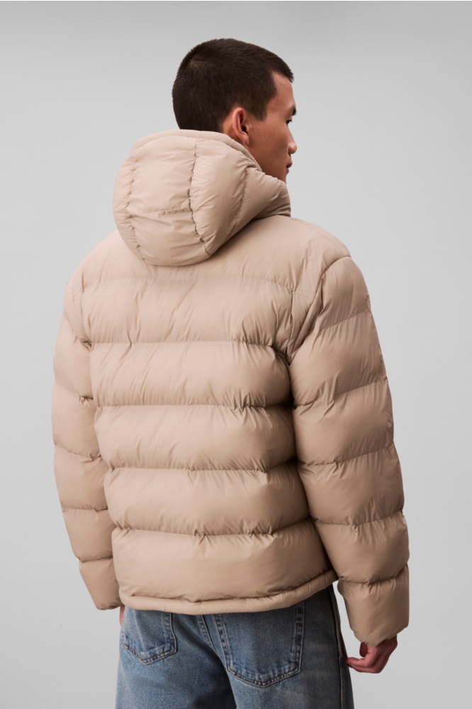 Calvin Klein beige heren jas | Model achteraanzicht