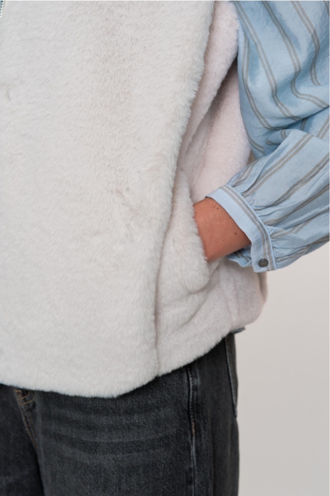 Geisha ecru dames gilet | Close up