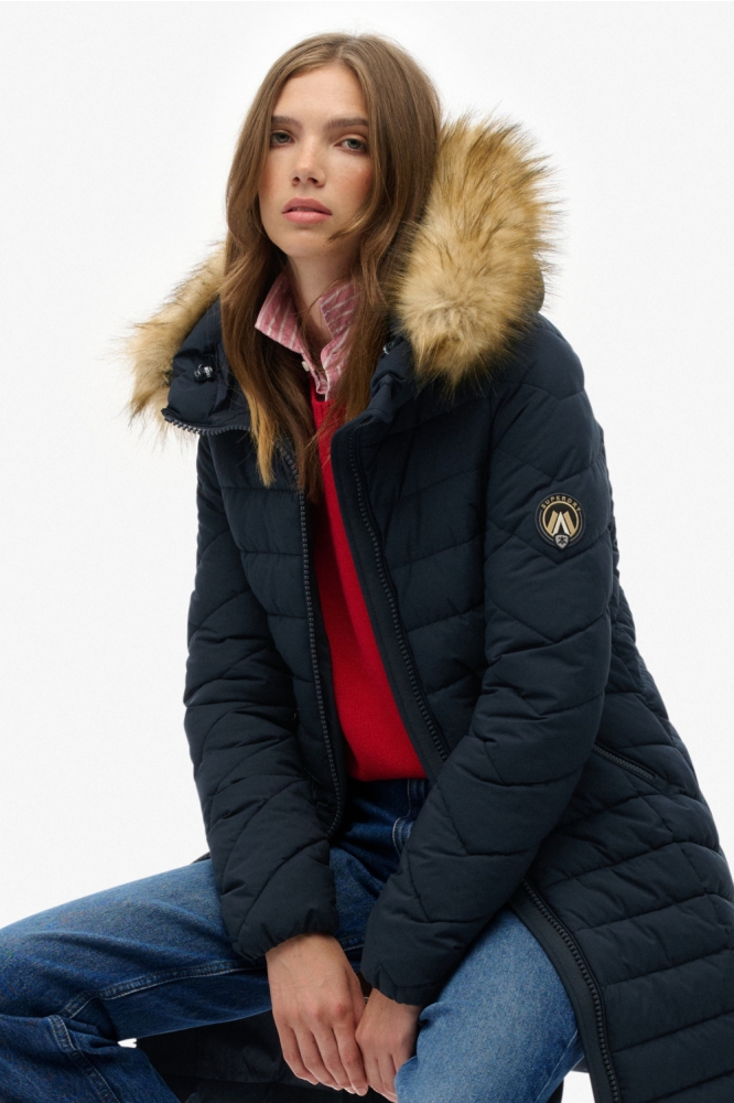 Superdry blauwe dames jas | Model zijaanzicht