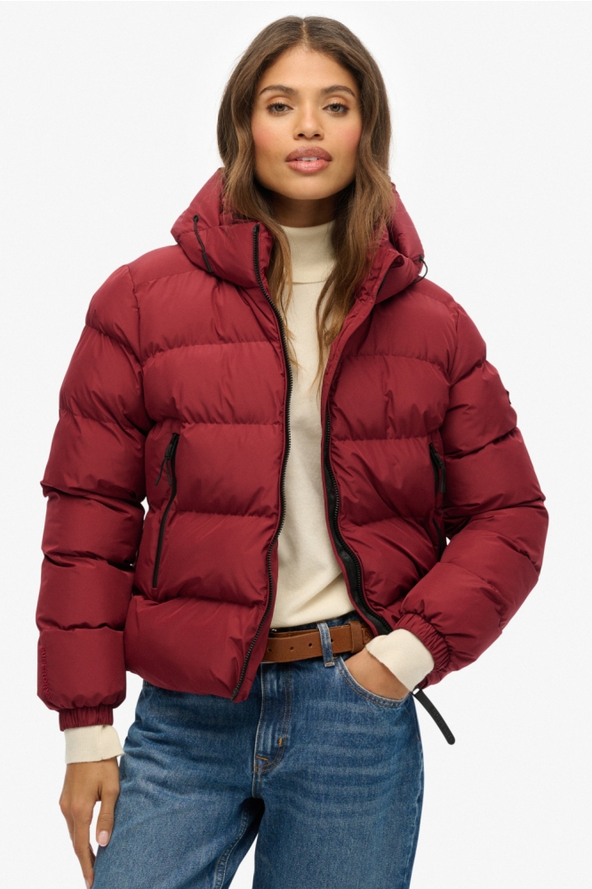 Superdry rode dames jas | Model vooraanzicht