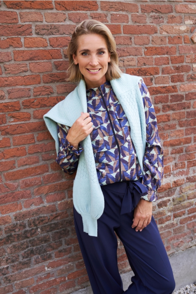 NED blauwe dames jas | Sfeerbeeld, In situatie