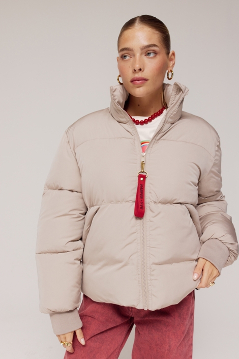 Harper & Yve beige dames jas | Model vooraanzicht