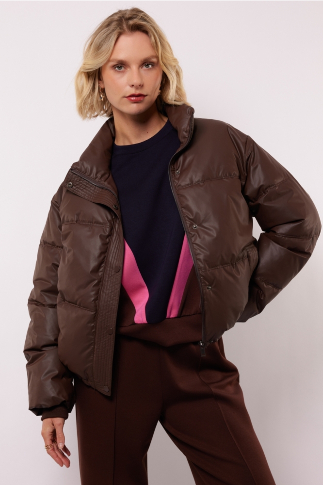 Fluresk bordeaux dames jas | Model vooraanzicht