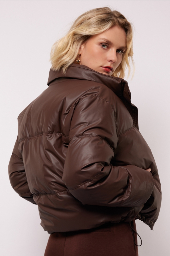 Fluresk bordeaux dames jas | Model achteraanzicht