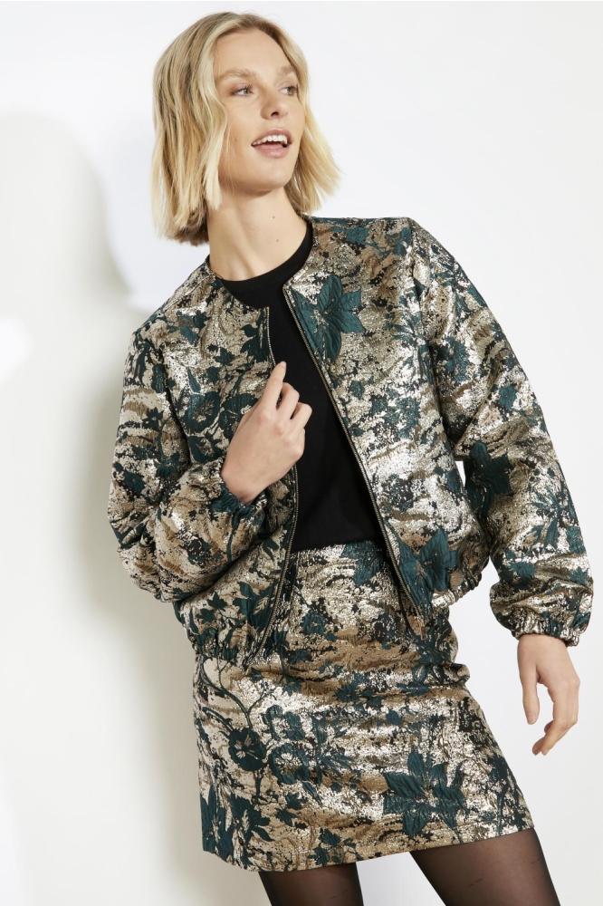 LolaLiza groene dames vest | Model vooraanzicht