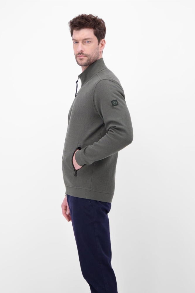 Lerros grijze heren vest | Model zijaanzicht