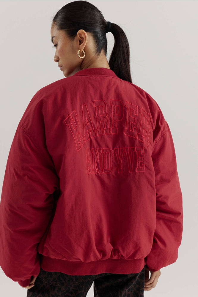 Harper & Yve rode dames jas | Model achteraanzicht